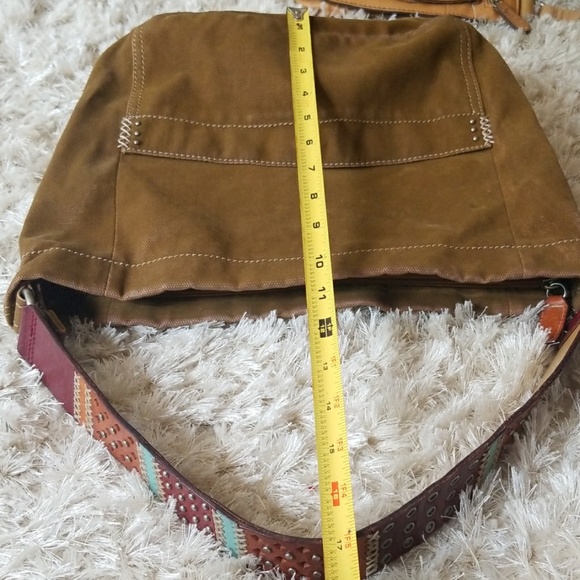 Fossil Fark Camel Shoulder Bag. - Picture 6 of 8